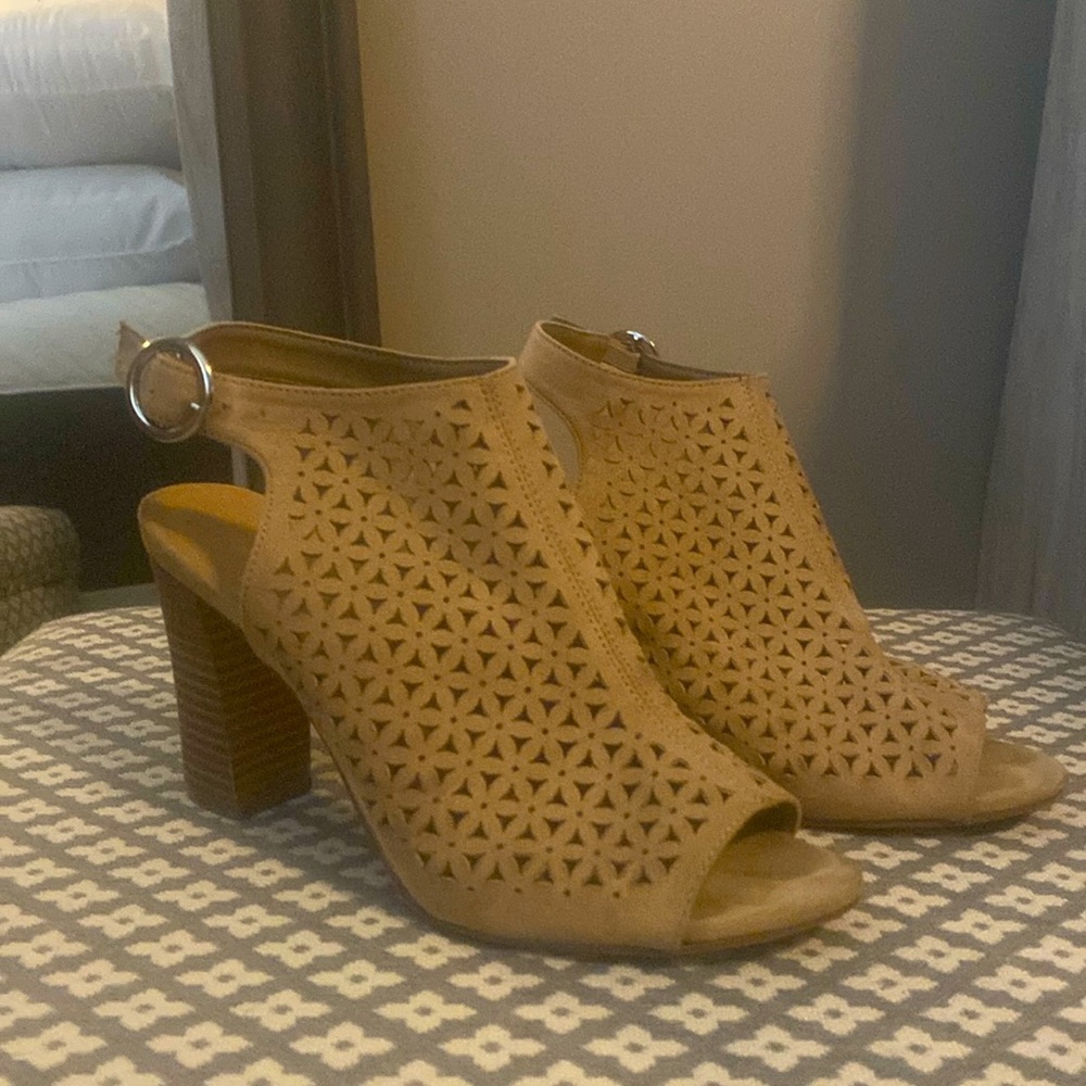 Madden girl wedges! Size 6.5